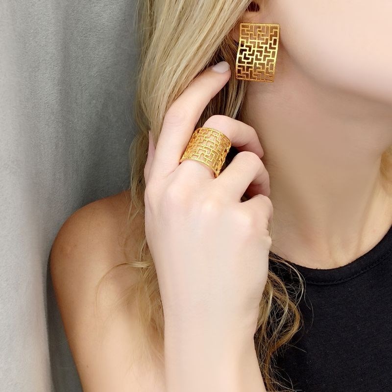 Boucles d'oreilles à clou en plaqué argent faites à la main avec arabesque géométrique - Bijou de créateur