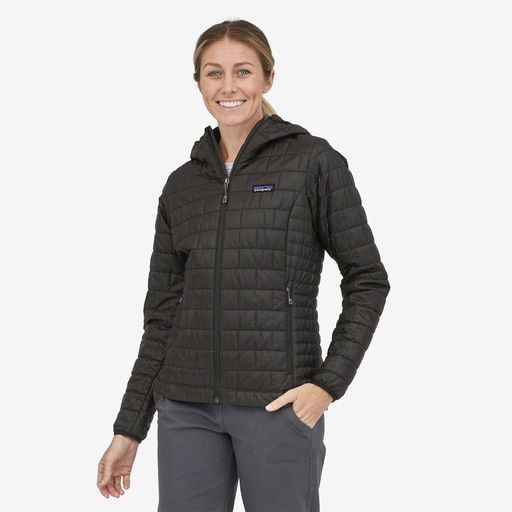 Patagonia Nano Puff Hoody, W's<br>Fantastisk multifunksjonell jakke i syntetmateriale- varm selv om den er våt! Tilbud på utvalgte farger!