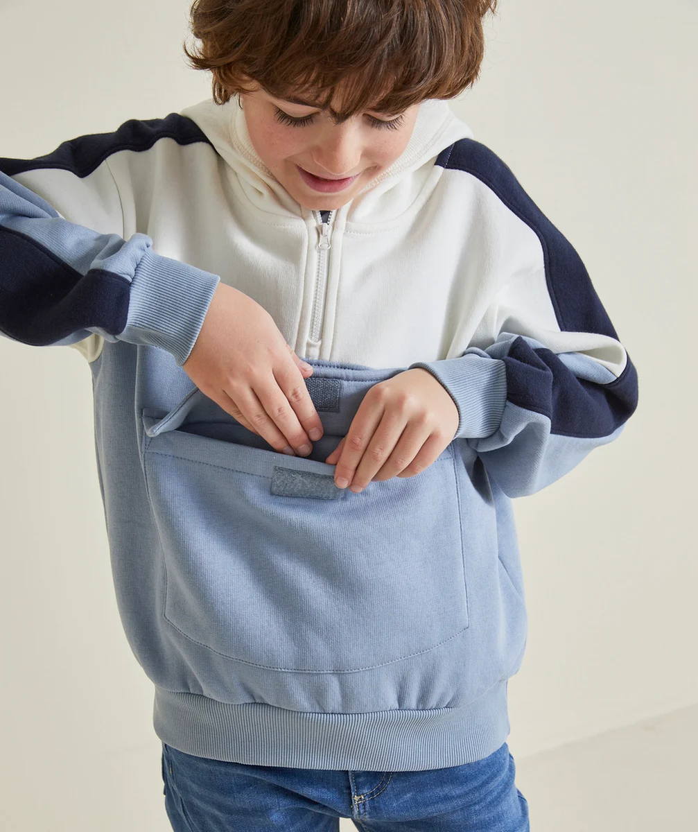 SWEAT À CAPUCHE GARÇON EN FIBRES RECYCLÉES DEMI-ZIPPÉ AVEC POCHE