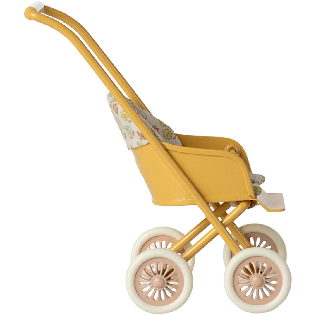 maileg poppenkinderwagen micro - geel - 13 cm