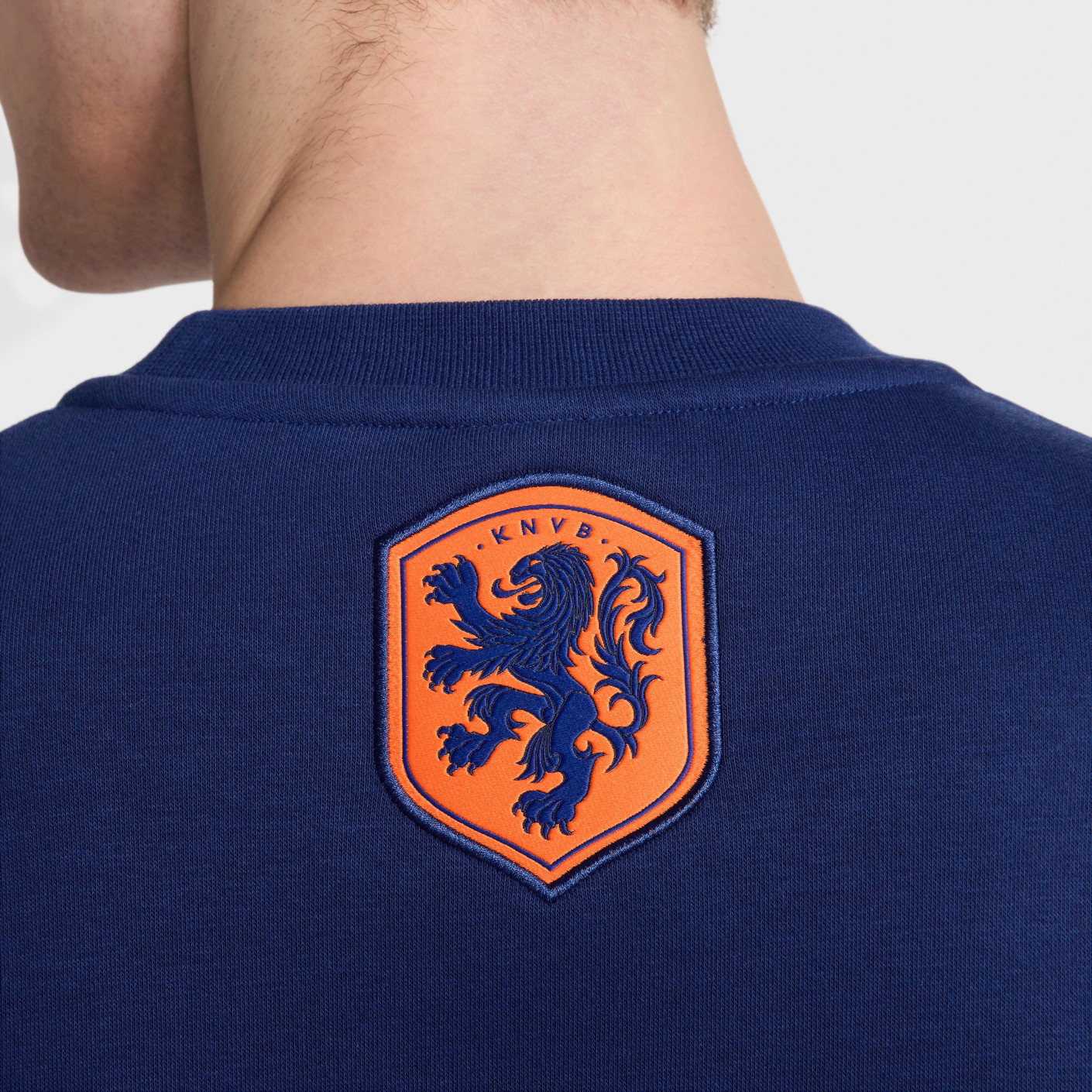 Nike Nederland Sportswear Club Crew Trainingspak 2024-2026 Blauw Oranje