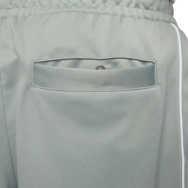 Nike sportswear club shorts Mica green/white