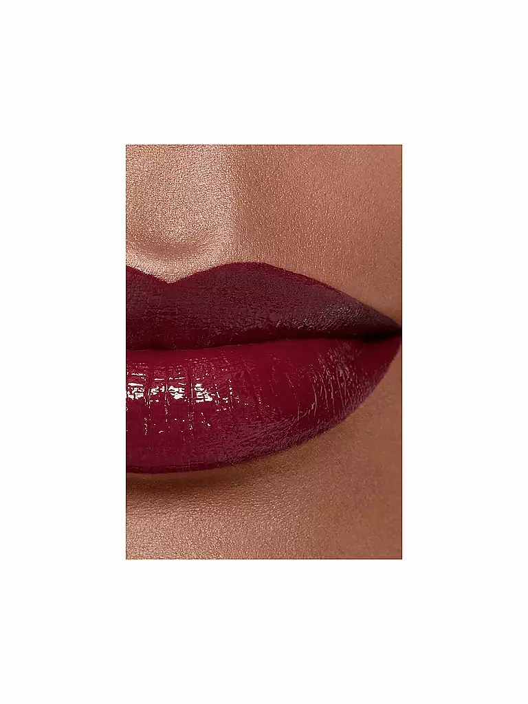 CHANEL  DER GLÄNZENDE FLUID-LIPPENSTIFT MIT LANGEM HALT 5.5ML rot