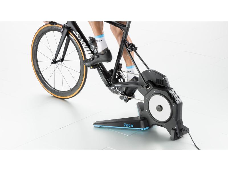 Tacx Rollentrainer Flux 2 Smart Elektrisch 2000 W FLUX 2 Smart Indoor Trainer für Anspruchsvolle