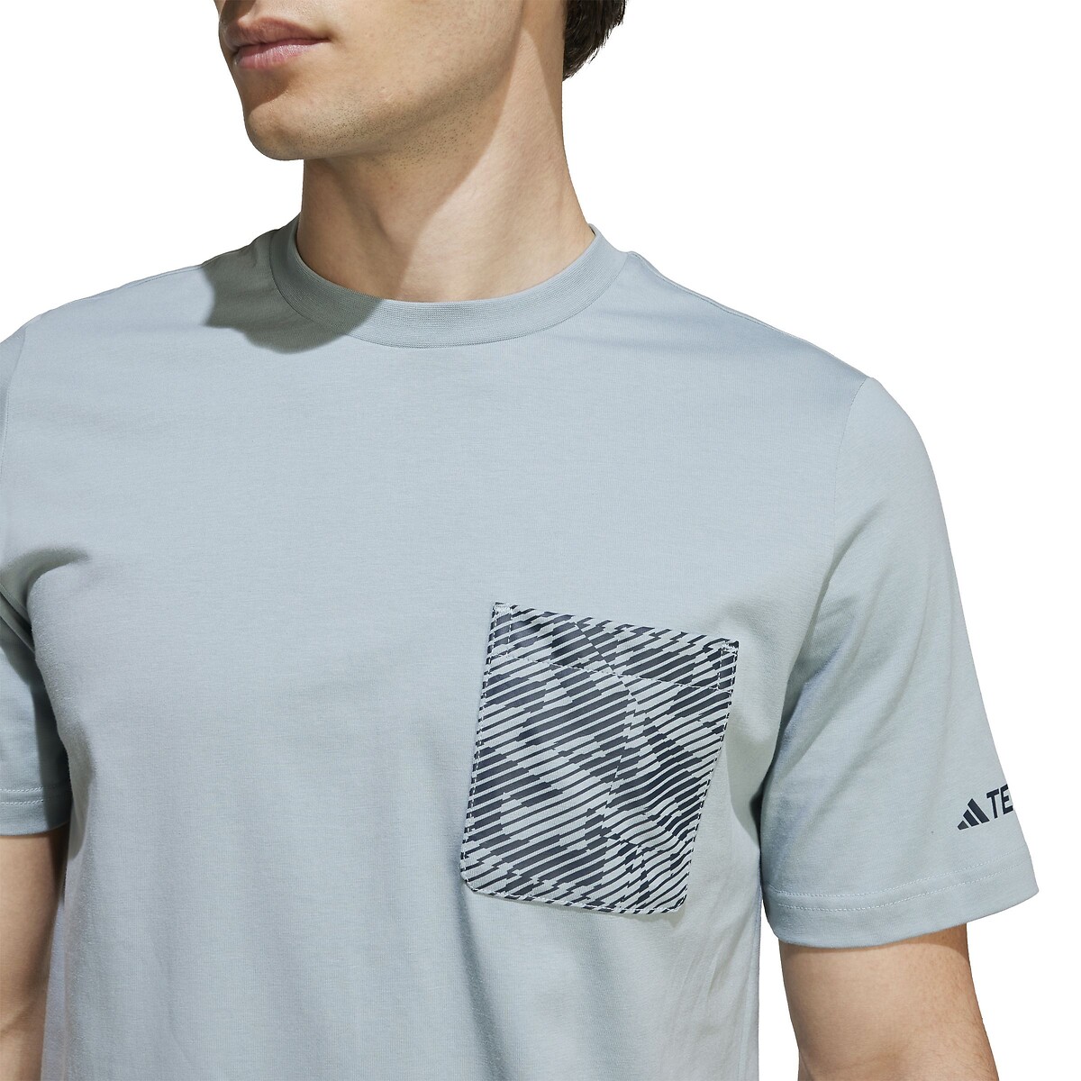 Camiseta adidas Performance Terrex com detalhes gráficos e mangas curtas