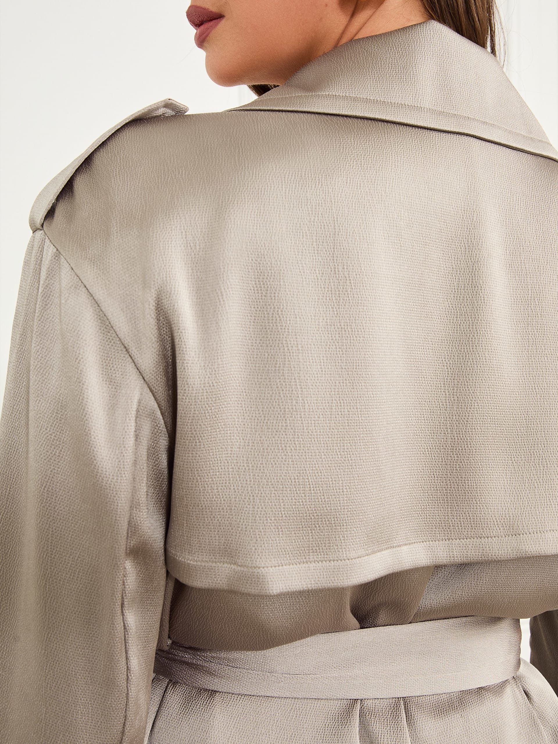 Trench coat Eva em cetim