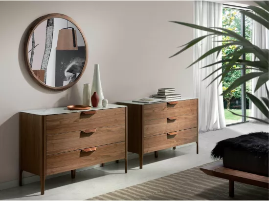 Commode bois noyer et plateau en marbre céramique blanc Mykal