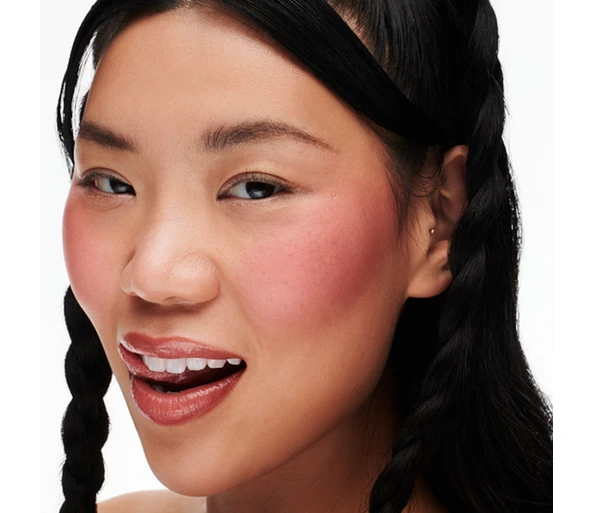 M•A•C Glow Play Blush Reform   Shade ExtensionsBig Diva Energy