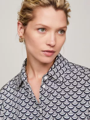 Camisa moderna de corte regular com estampa de vieira