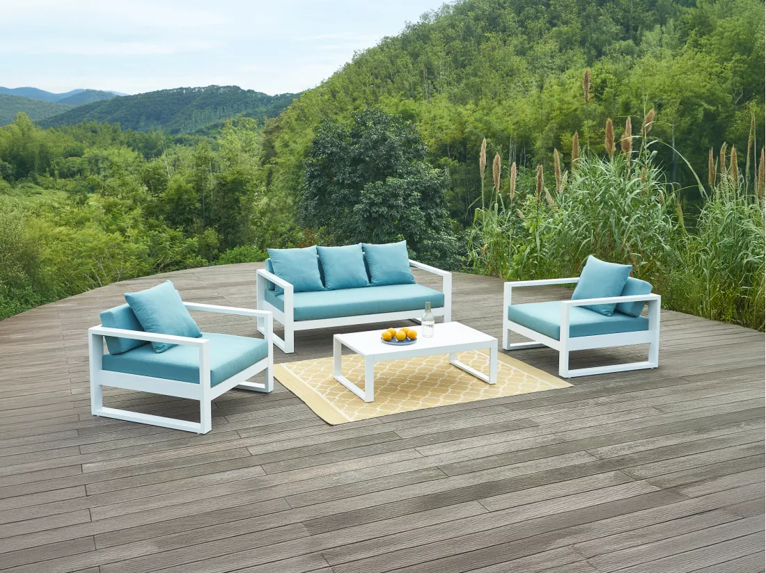 Salon de jardin en aluminium: un canapé 3 places, 2 fauteuils, une table basse - Blanc avec coussins bleus - MOLOKAI de MYLIA