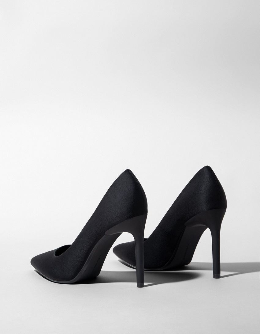 Sapatos de salto alto