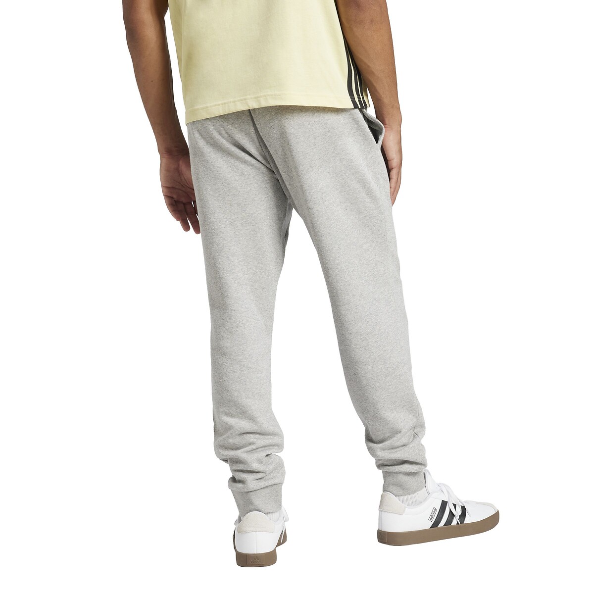 ADIDAS ROUPAS ESPORTIVAS<br>Calça de Moletom Essential Feelcozy
