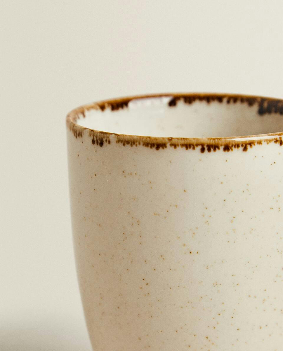 CANECA DE PORCELANA COM BORDA DE ACABAMENTO ANTIGO