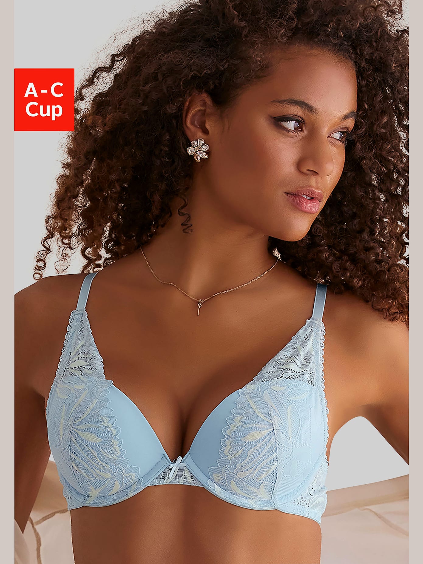 Soutien-gorge super push-up féminin avec coques sans couture et coussinets intégrés