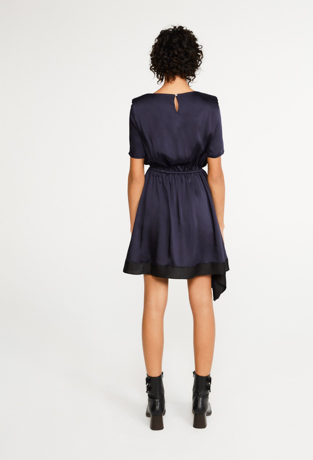 Robe courte en viscose responsable