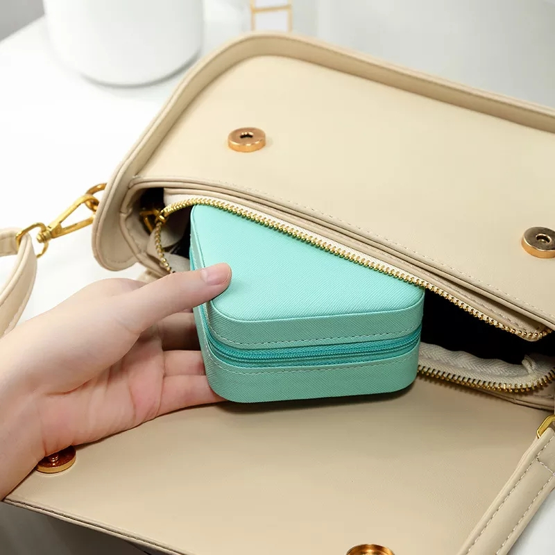 (10x10x5cm) Leder Schmuckschatulle Reise Aufbewahrungsbox Organizer für Ringe / Ohrringe / Armbänder - Grau