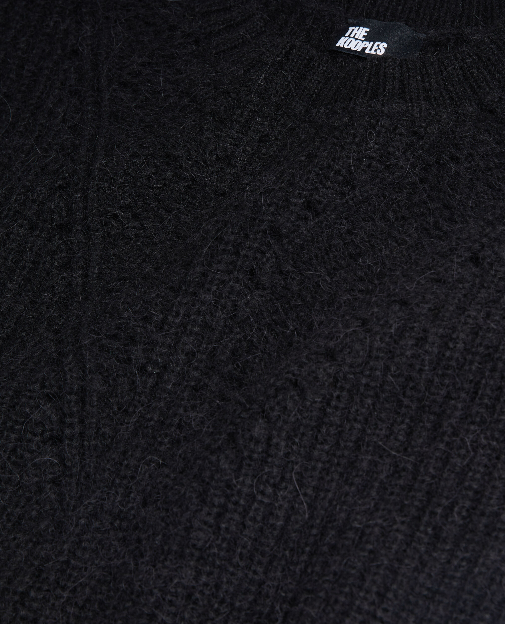 Pull noir en laine mélangée