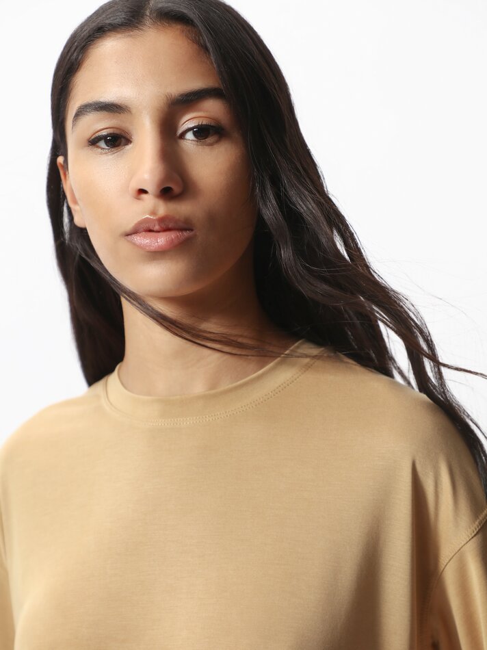 Camiseta de manga curta e modelagem folgada - Mostarda
