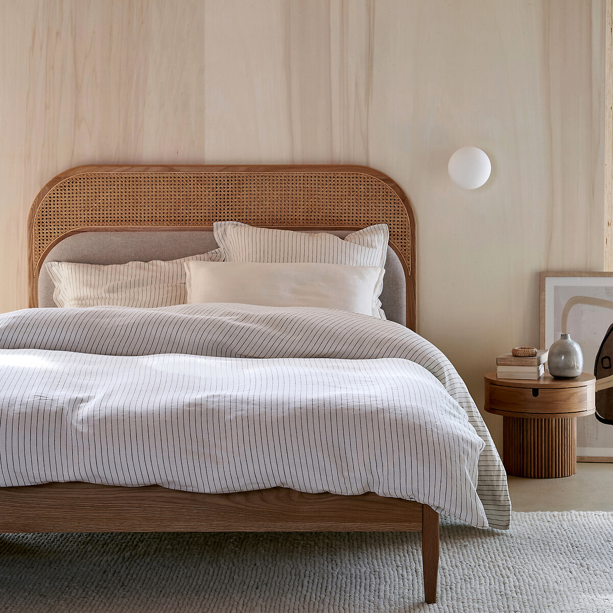 LA REDOUTE INTERIEURS<br>Cama em rattan e veludo com roupa de cama Buisseau