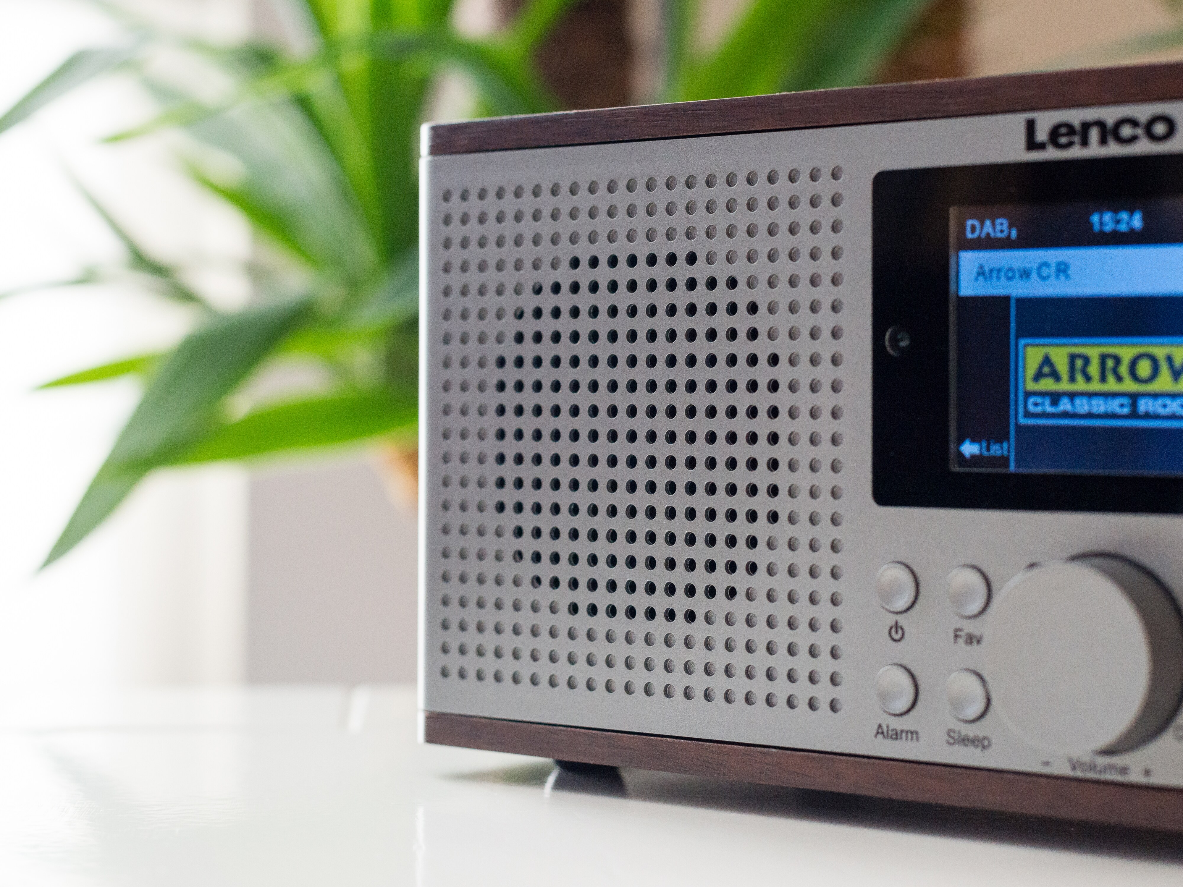 Lenco Internet-Radio DIR-170 mit DAB+/FM-Radio und Bluetooth