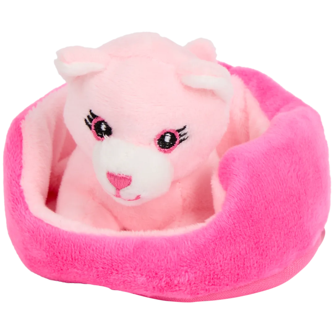 Peluche animal dans un panier