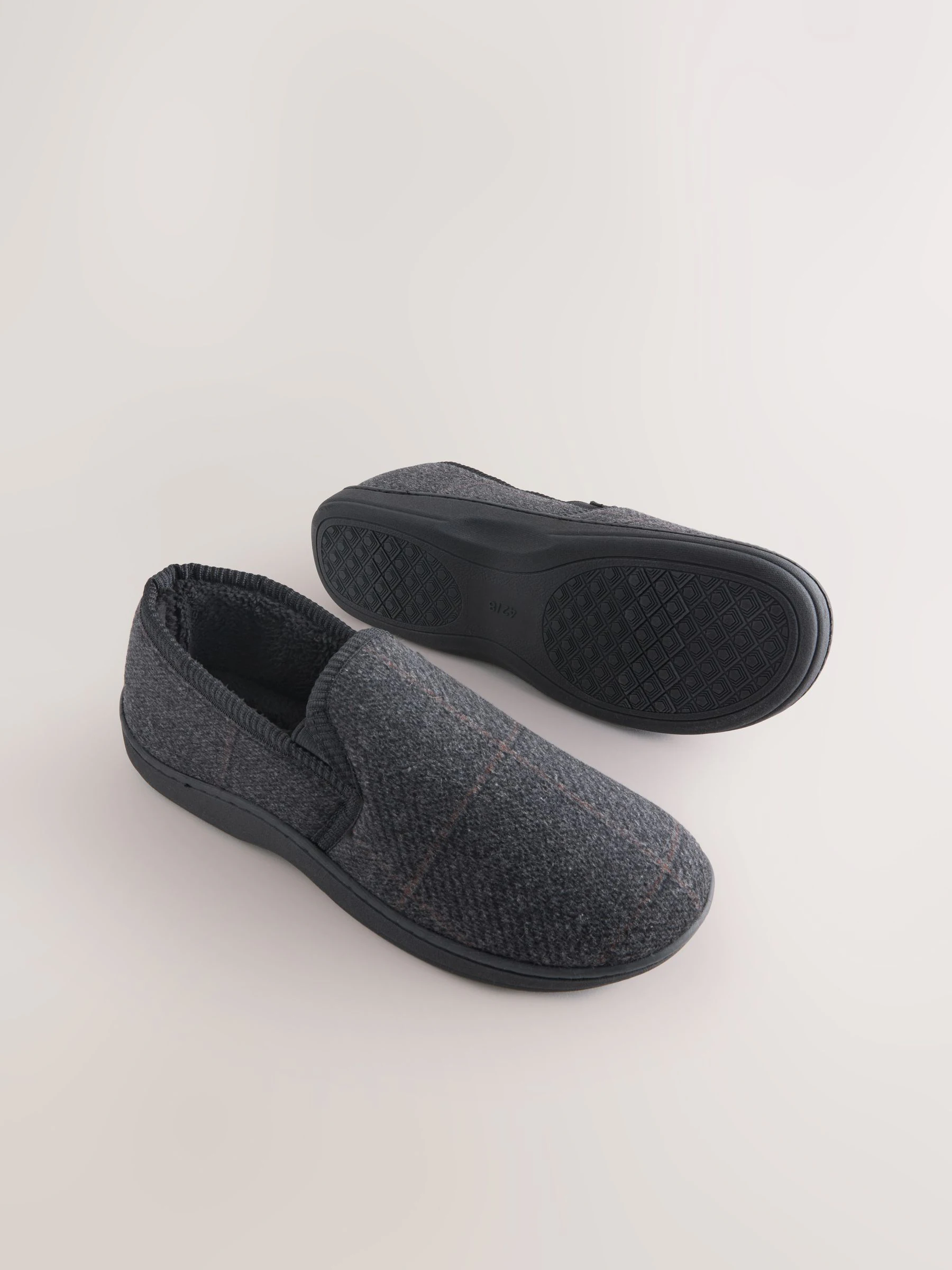Zwart - Pantoffels met dichte hiel