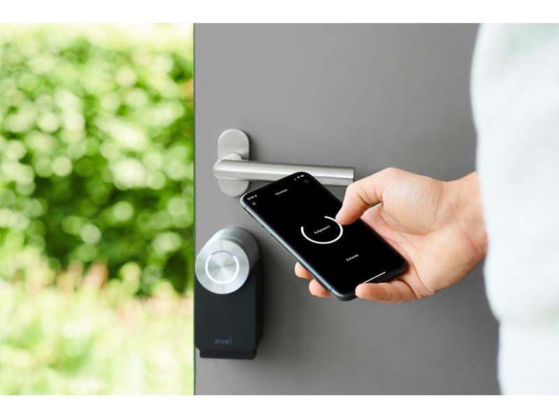 NUKI Smart Lock Power Pack Schwarz Wiederaufladbares Akkupack mit bis zu 6 Monate Akkulaufzeit