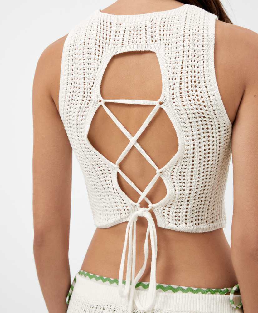 camiseta cropped de crochê