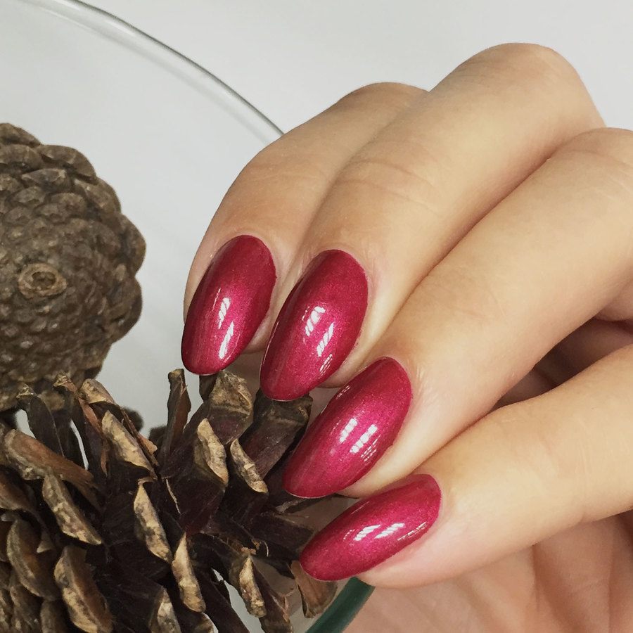 CND VINYLUX Long Wear Polish Red Baroness #139 15ml