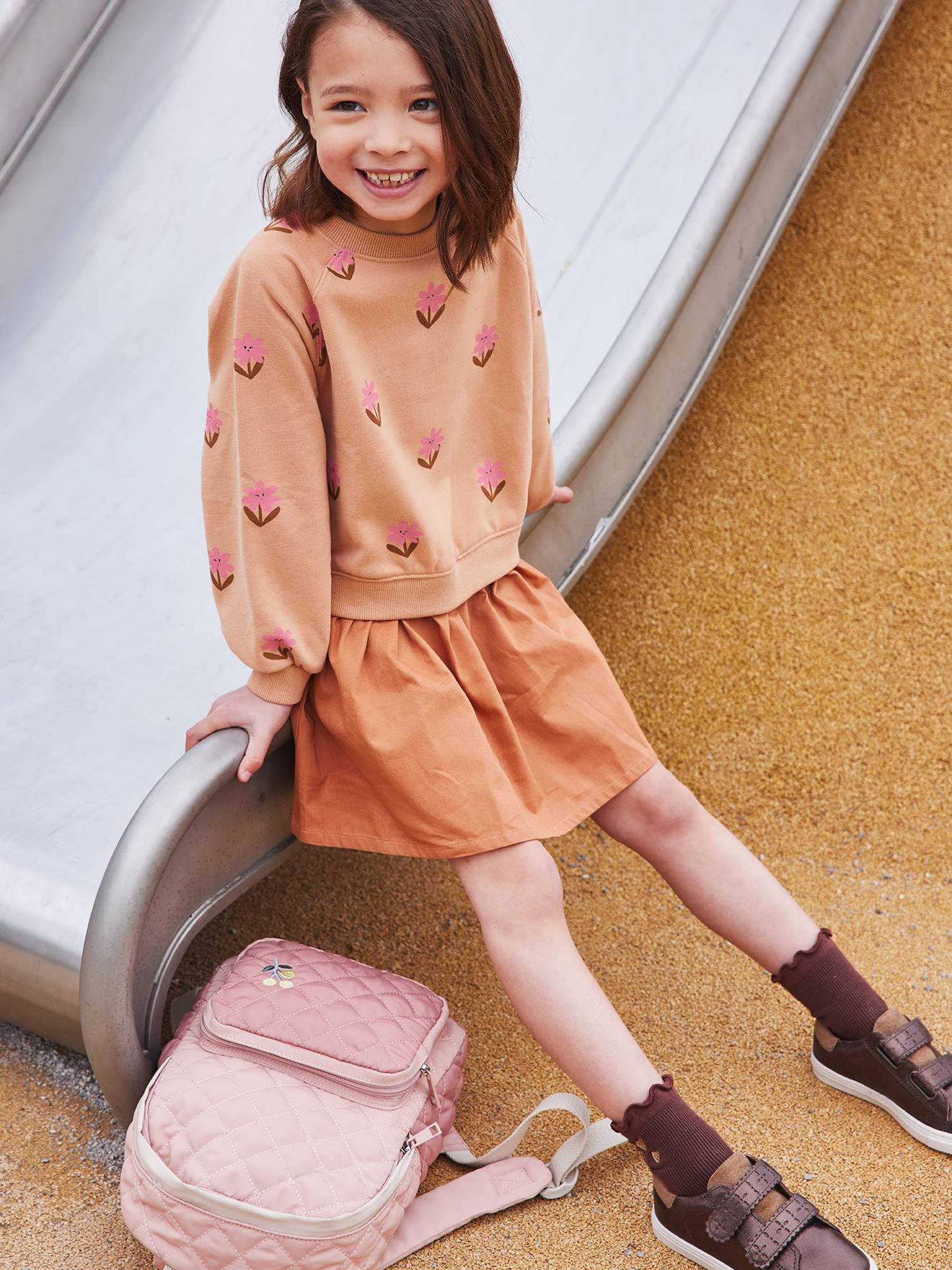 Vestido pêssego com efeito 2 em 1 e flores 