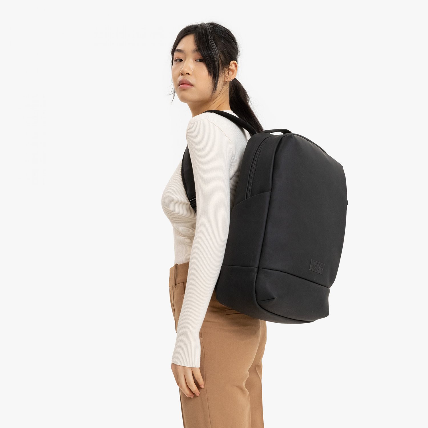 Eastpak Tecum F CNNCT F matte black