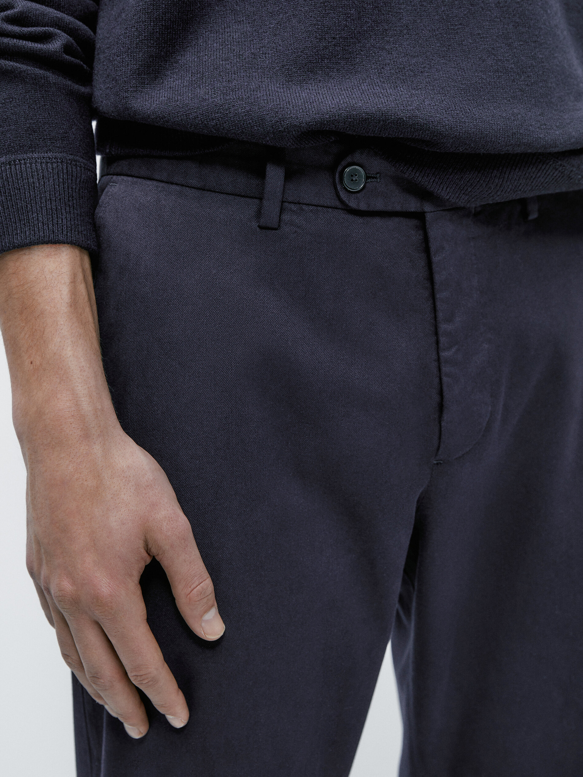 Calça chino tingida mezcla algodón caxemira - AZUL MARINO