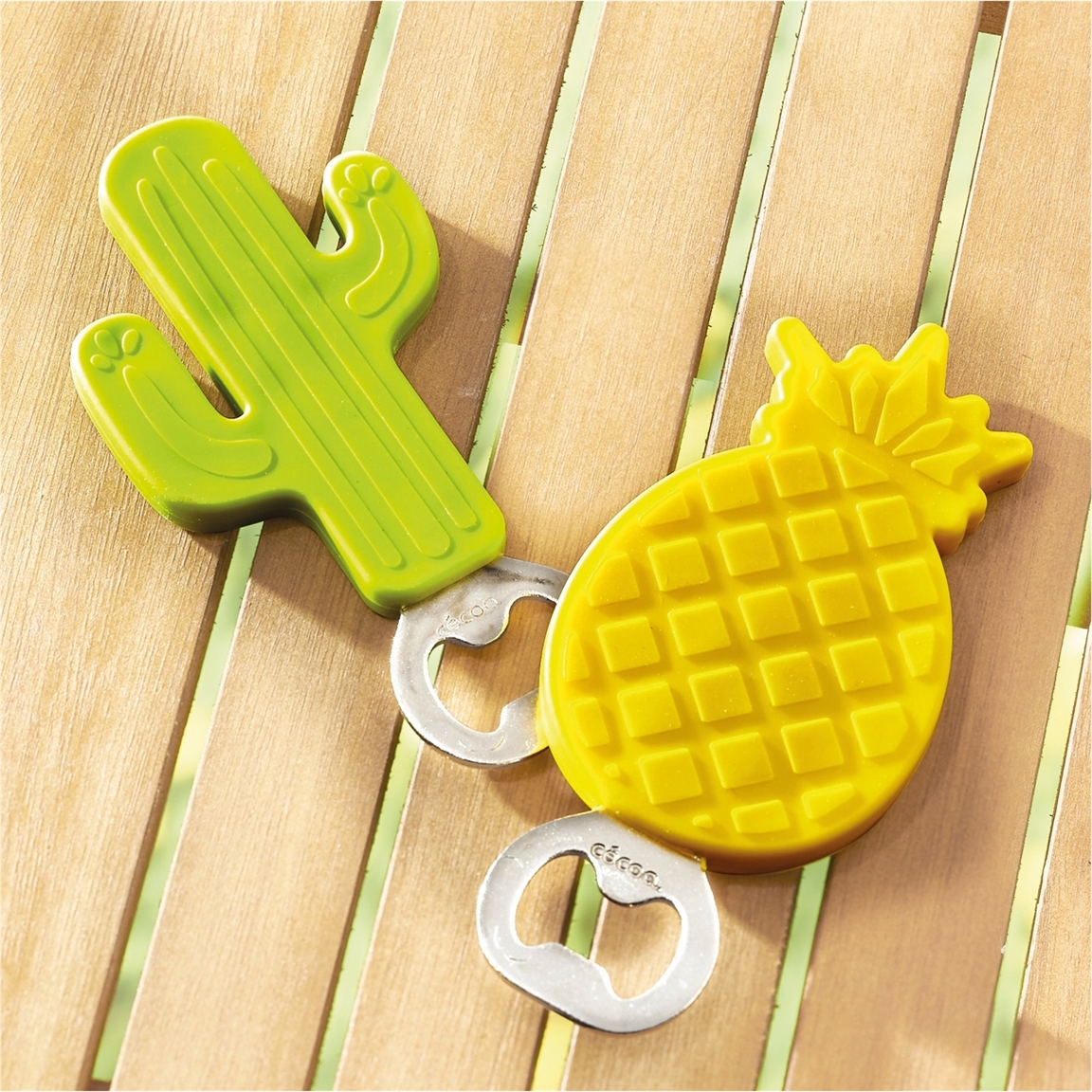 2 décapsuleurs tropique ananas/cactus