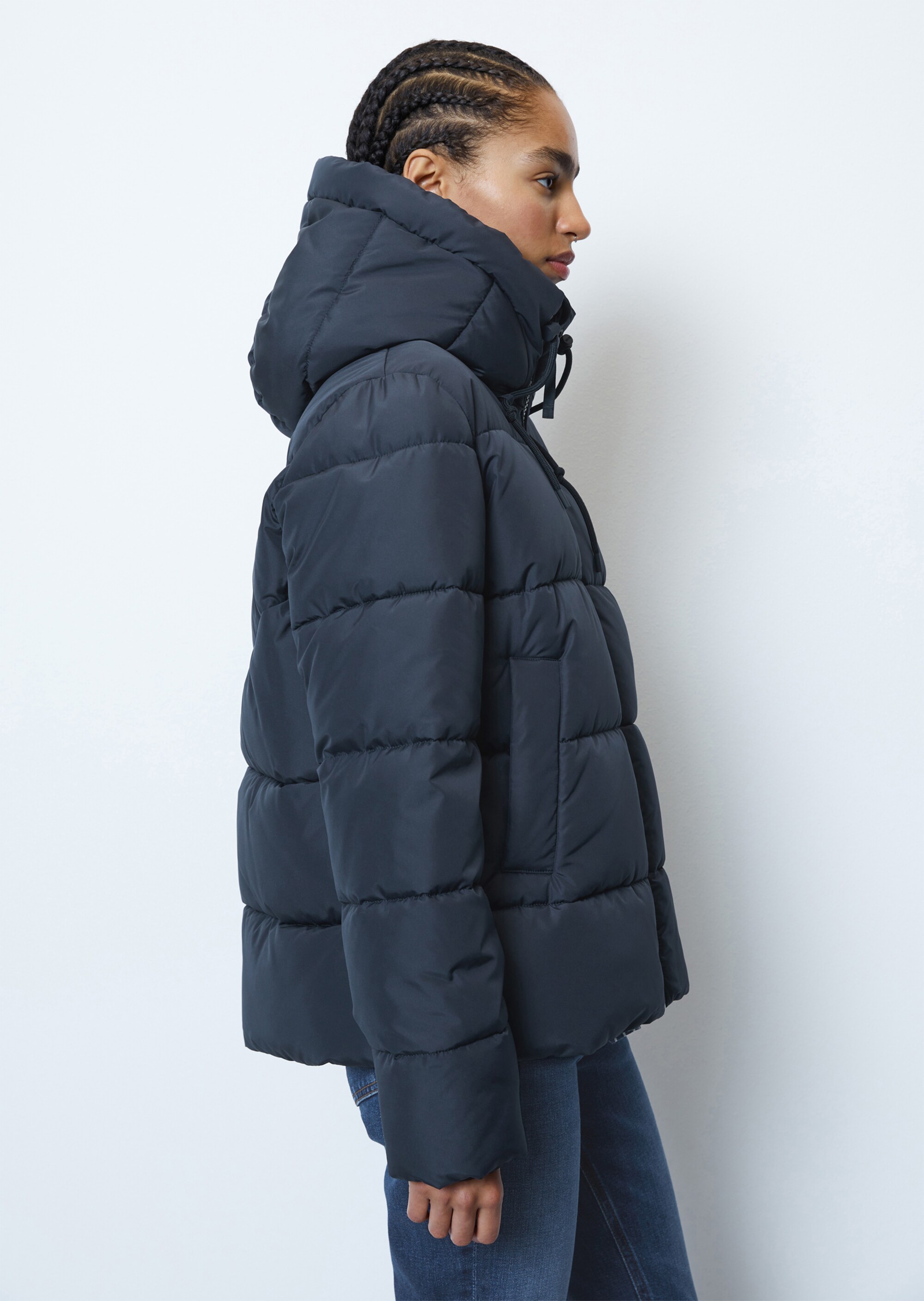 Kapuzen-Puffer-Jacke relaxed aus teilweise recycelten Materialien