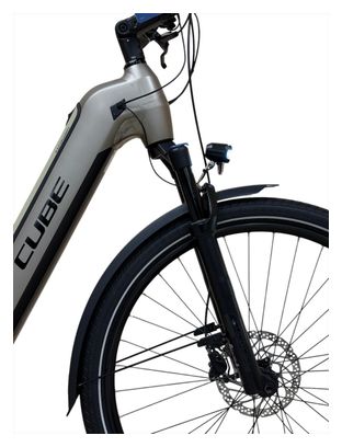 Produit reconditionné . Cube Kathmandu Hybrid Pro 625 Shimano Deore 2023 . Vélo électrique . Cube . très bon état
