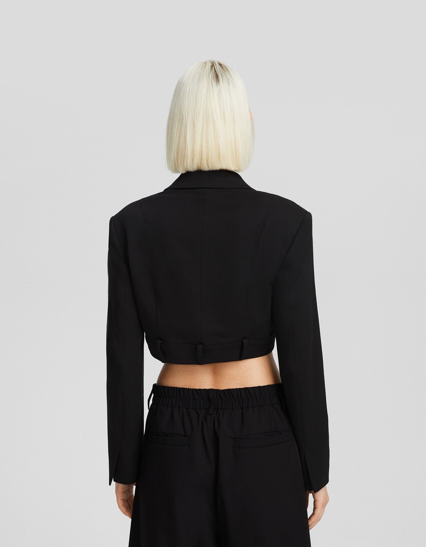 Blazer curto com risca de giz