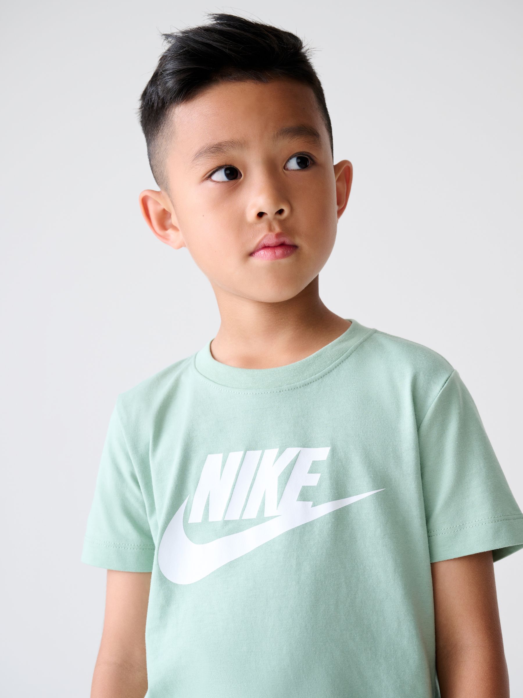 Groen - Nike Little Kids Club set van T-shirt en short