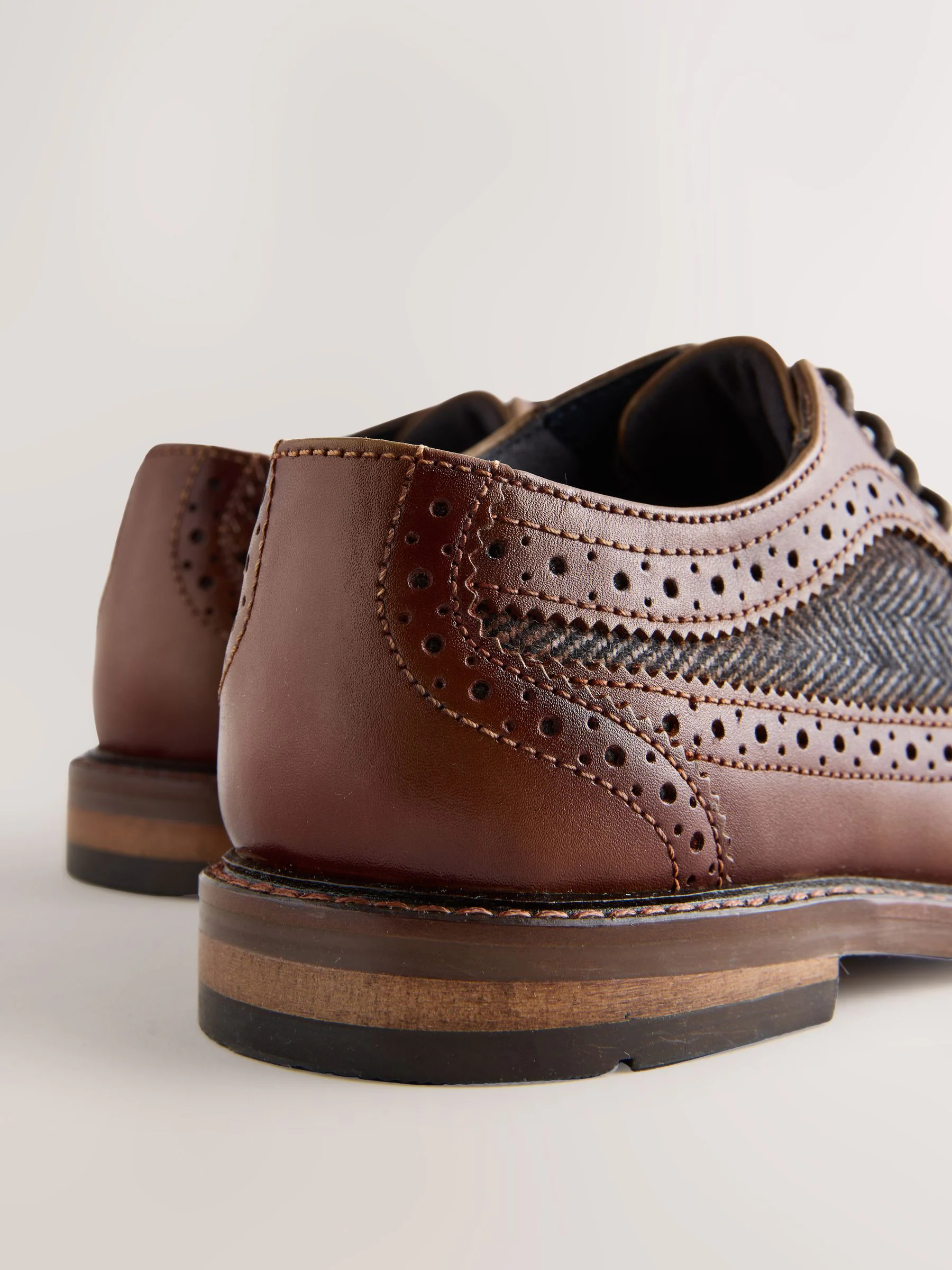 Lichtbruin visgraatdetail - Leren Brogue schoenen met veters