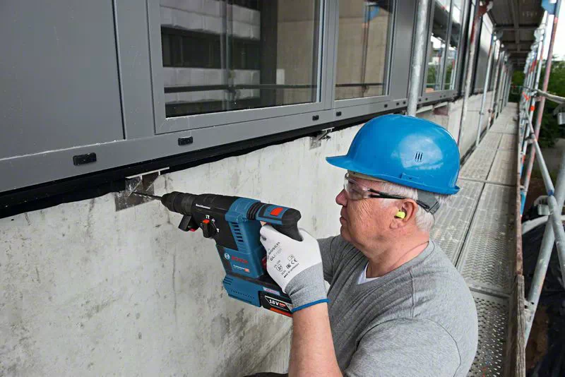BOSCH COMBI-KIT 3 18V TOOLS: GSR 18V-110C + GWX 18V-10 P + GBH 18V-26F + 1 4.0 AH BATTERY (PROCORE) + 1 8 AH BATTERY (PROCORE) + GAL 18V-160 (L) PROFESSIONAL