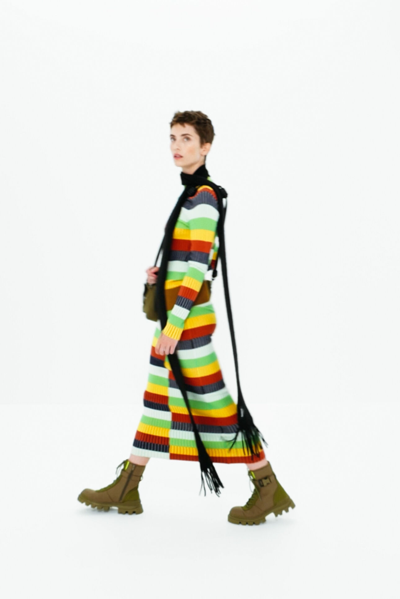 vestido midi de malha listrado