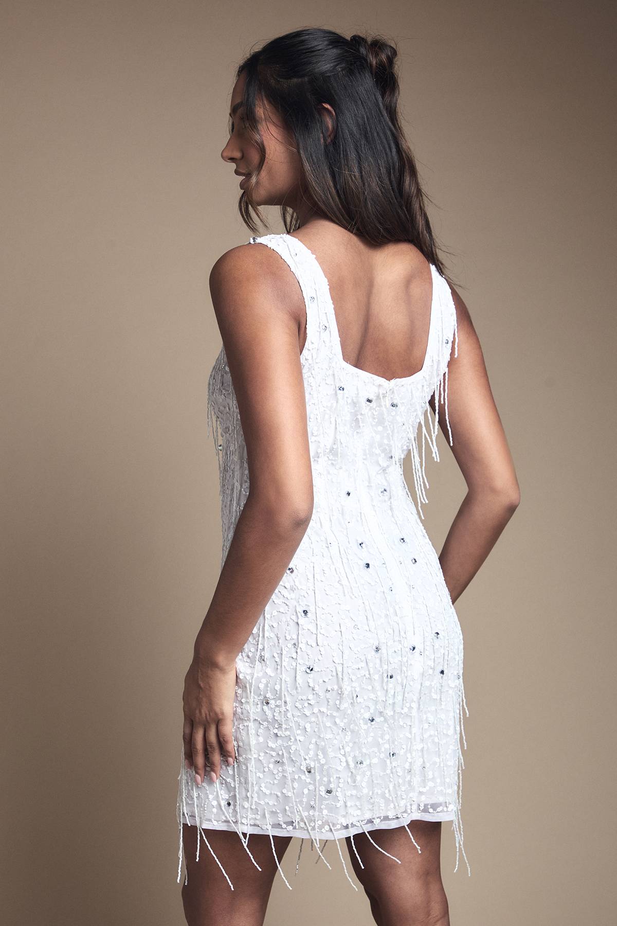 Coast Robe de Mariée Courte Ornée de Sequins et de Franges