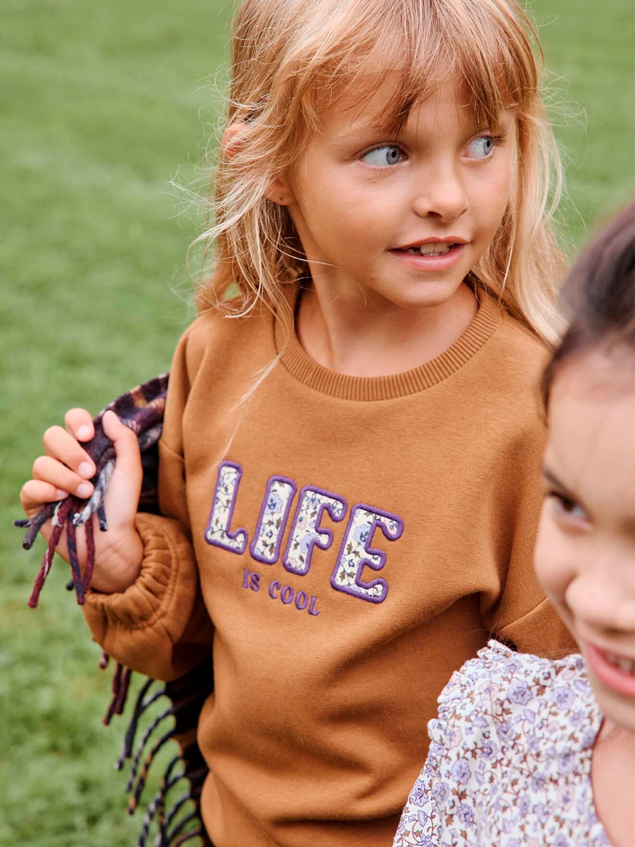 Vertbaudet Mädchen Sweatshirt LIFE IS COOL mit Recycling-Polyester bronze