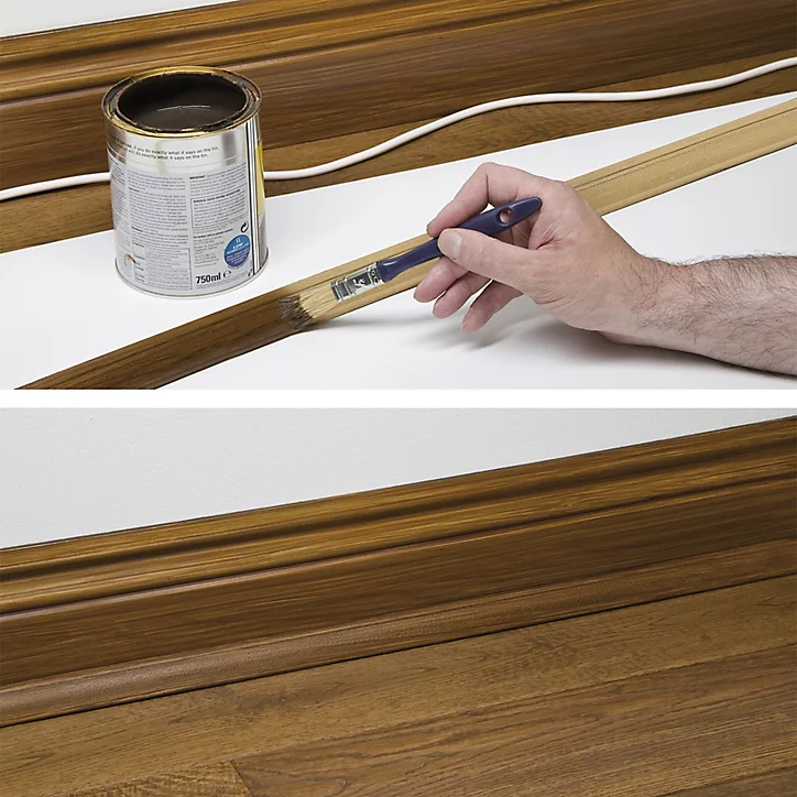 Goulotte décorative quart de cercle effet bois vernis auto-adhésive D-Line 22x22mm, 2m