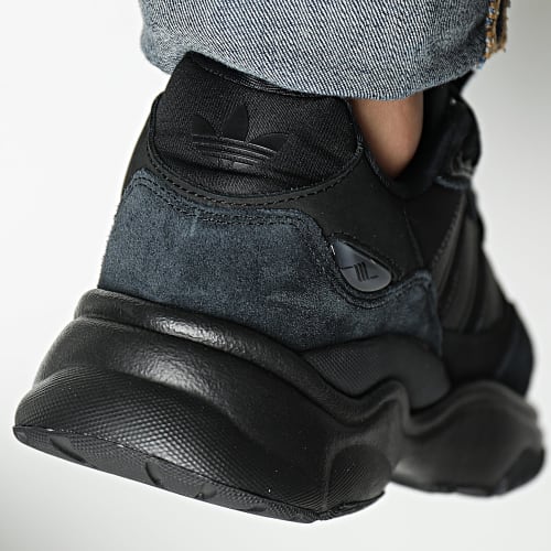 Baskets Retropy F90 HP2200 Core Black Carbon