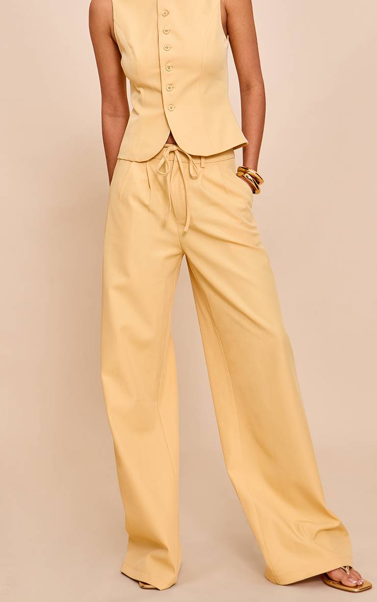 Butter Yellow Pantalon Large Tissé Ajusté Avec Détail Nœud À La Taille