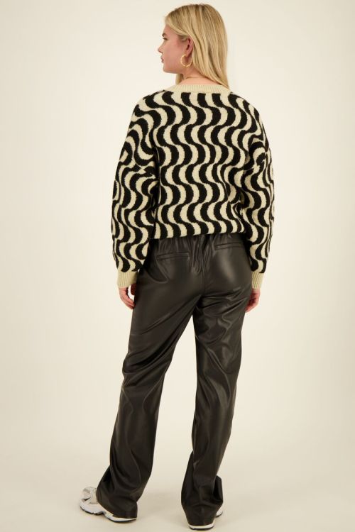 Beige & zwarte jacquard wave trui