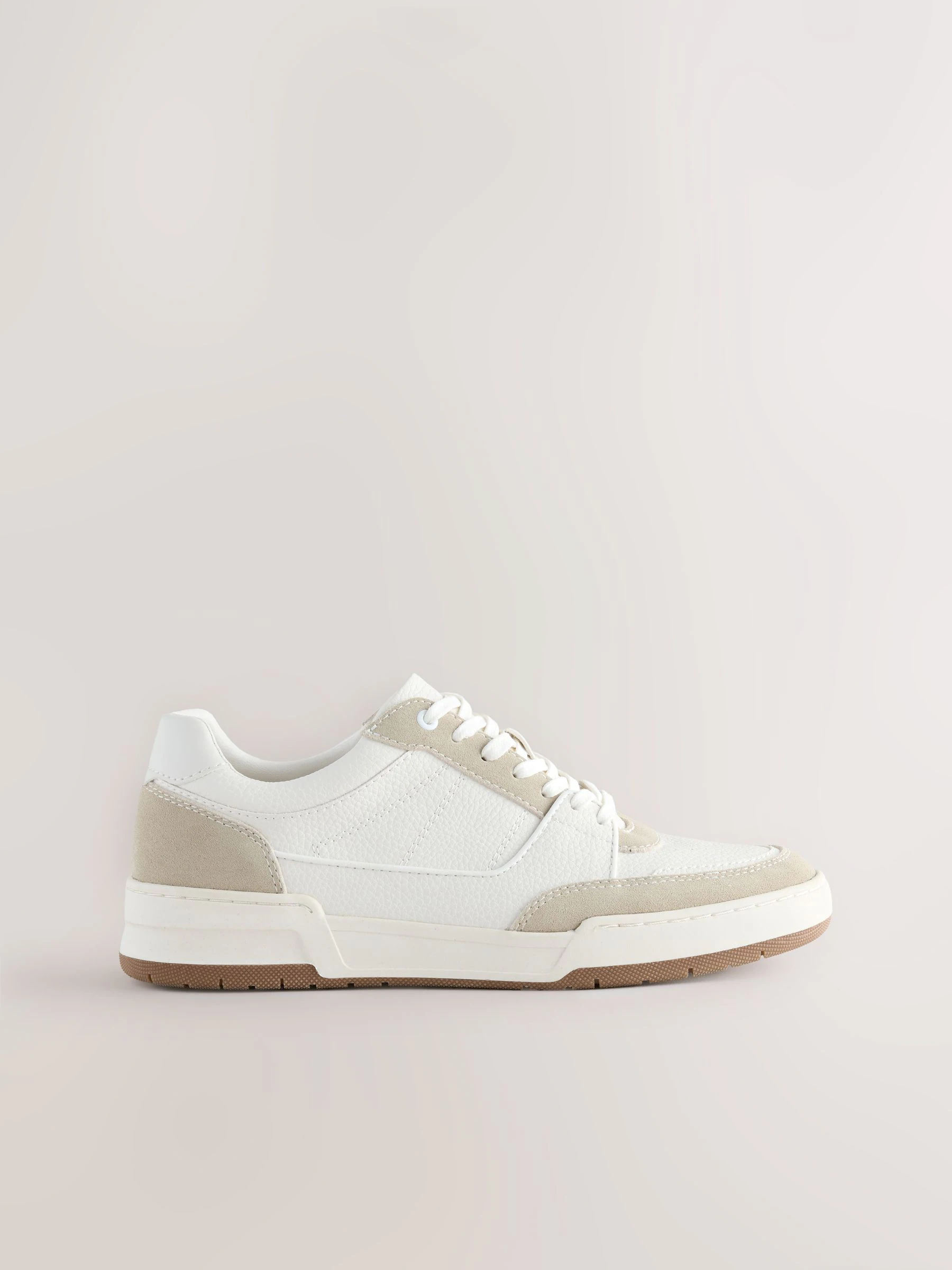 Neutraal - Smart Casual Trainers with Suede Trim
