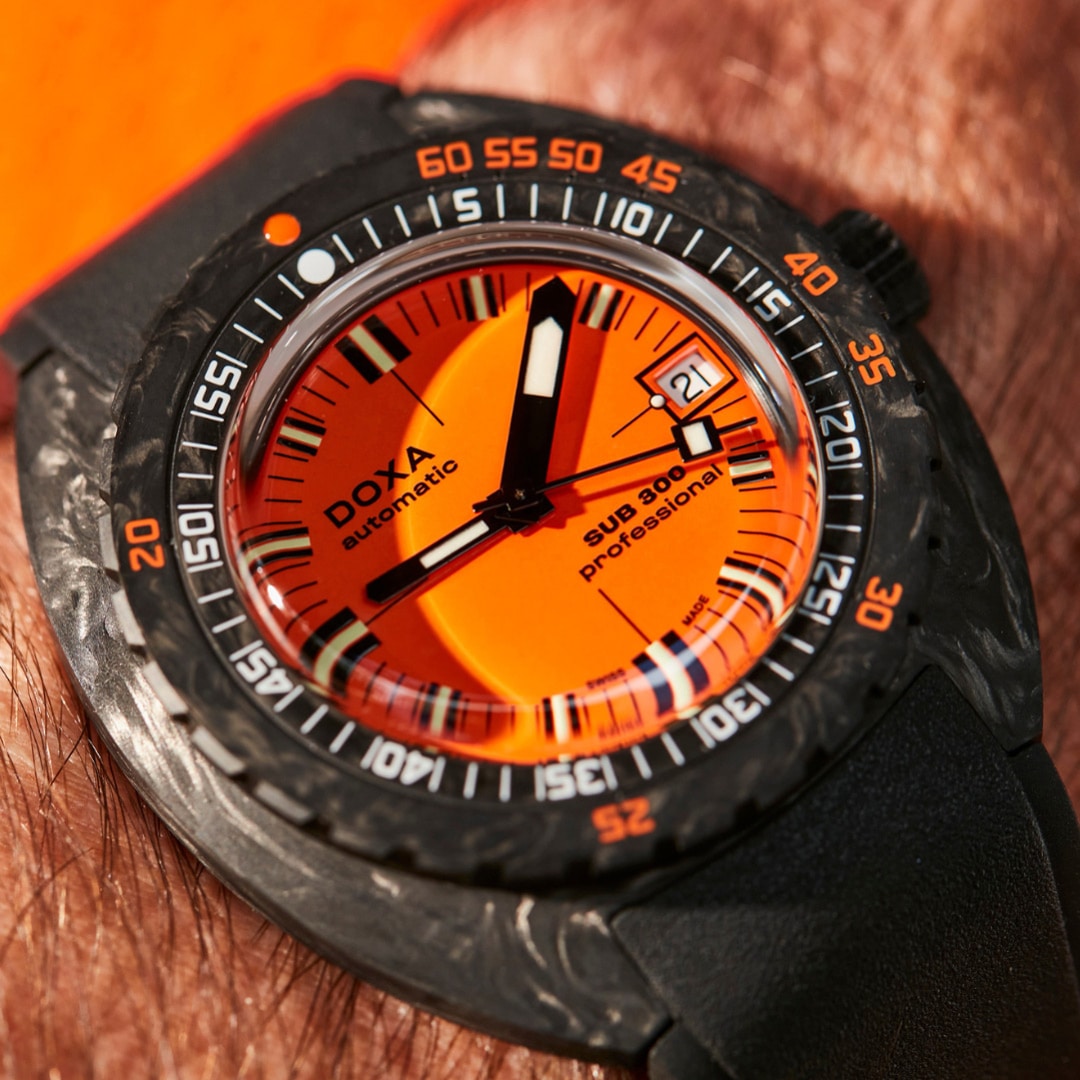 Doxa SUB 300 Carbon Professional