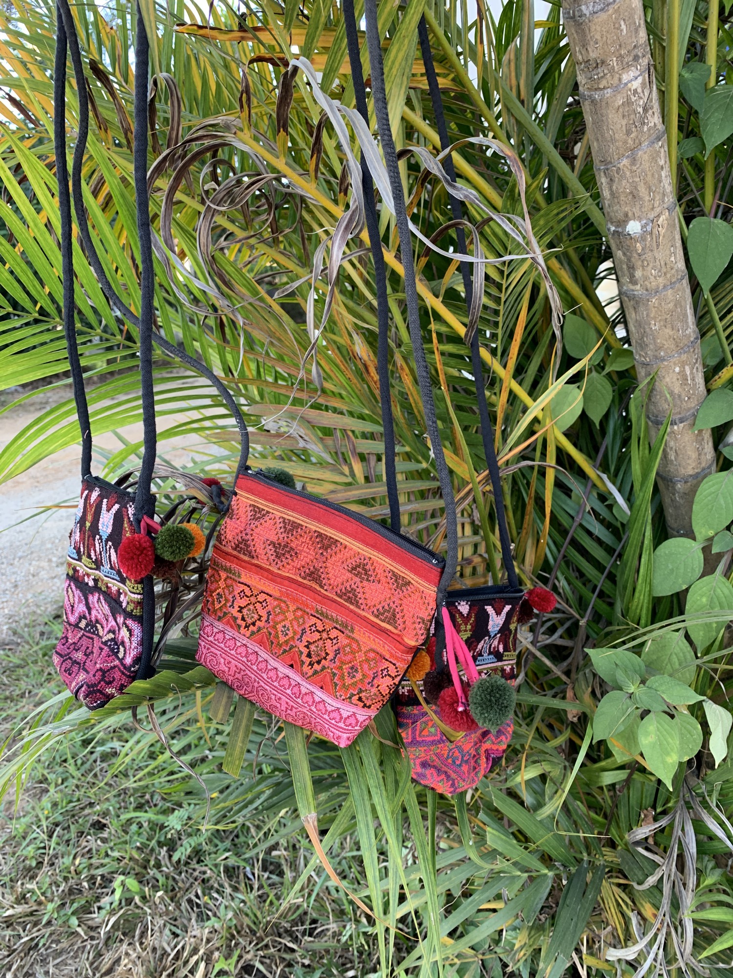 Umhängetäschchen mit traditionellen Stickereien, purpur, multicolor, B 16 cm, H 16 cm günstig bestellen