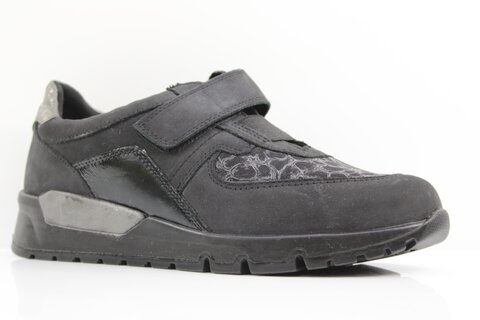Stone Walk Sneaker